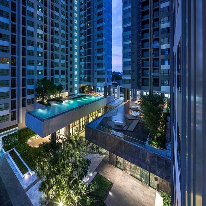 The Base Central Pattaya Zewnętrze zdjęcie