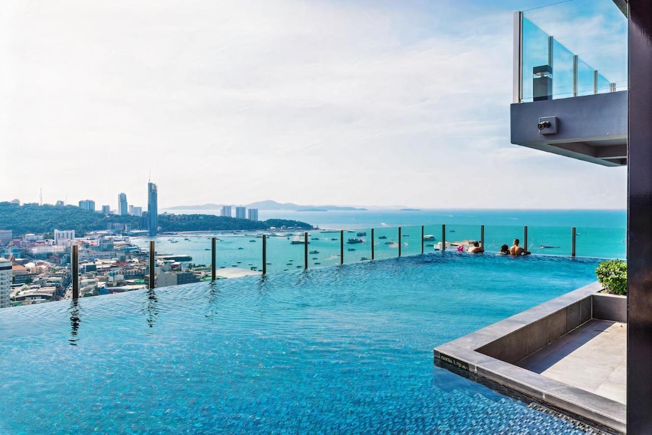 The Base Central Pattaya Zewnętrze zdjęcie